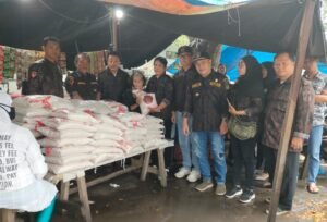 Sambut Natal, Ketua KBPP Polri Sumut Berbagi Sembako pada Kaum Duafa