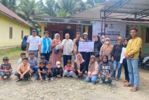 Via BAZ Agam, Remas Nurul Hikmah Sipisang Serahkan Bantuan untuk Palestina