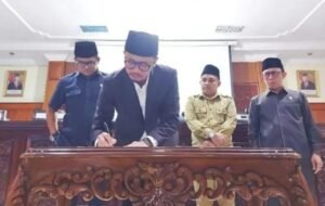 Pemko Bukittinggi dan DPRD Setujui Raperda KLA dan Trantibum Jadi Perda