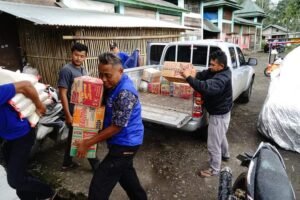 Bantuan Bahan Pokok Pengungsi Erupsi Diserahkan Kadis Afrizon