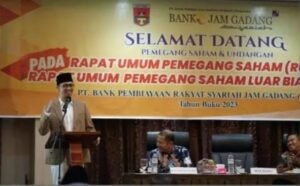 WAKO Bukittinggi Erman Safar Hadiri RUPS PT. Bank Syariah Jam Gadang (BPRS) Tahun 2023