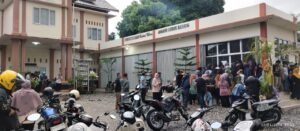 Baru Kali ini Terjadi, Kantor Wali Nagari Lubuk Basung Diserbu Warga