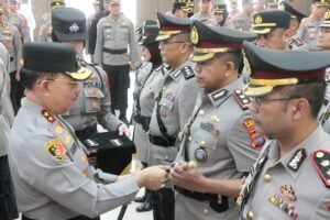 Kapolda Sumbar Setijabkan 4 Pejabat Utama dan 6 Kapolres