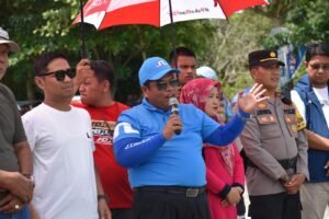 Masih Rangkaian HUT, Bupati  Padang Pariaman, Suhatri Bur  Buka Road Race