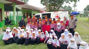 KSB dan Walinagari Cdg. Koto Laweh Bagikan Masker ke Warga Sekolah