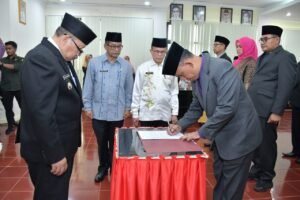 Bupati Agam Mutasikan 15 Pejabat Eselon II, Sebagai Penyegaran Pejabat