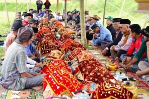 Pacu Jawi Jorong Monas Sukses, Ditutup Makan Bajamba Bersama Bupati
