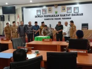 Wabup Pd. Pariaman Tandatangani Ranperda RPJPD Tahun 2025-2045