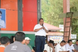 Salut Dengan Bupati Padang Pariaman Suhatri Bur, Gayanya?, Aduhaiiiiiiii