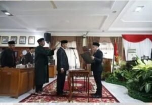 Wako Hadiri Sidang Pleno PAW Yazid Pengganti Antar Waktu Herman Sofyan