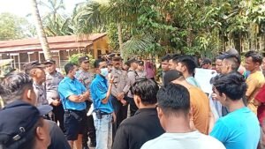 100-san Warga 2 Desa Blokir Pintu Masuk PT Tindaon Bujing