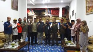 Bantuan BNPB Pusat Diterima Bupati di Indo Jolito Batusangkar