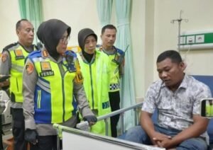 Kapolresta Bukittinggi Jenguk Korban Kecelakaan Bus ALS di RSAM Bukittinggi