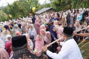 Di Pandam Pakuburan Pasukuan, Bupati Eka Putra Ratik Tagak