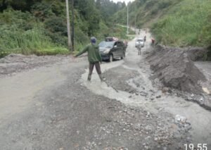 Jalan Nasional Kabupaten Solok-Solok Selatan Kembali Longsor