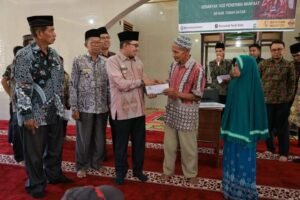 1.600 Orang Mustahiq Tanah Datar Terima Zakat Konsumtif 
