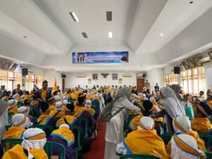 Bupati Tanah Datar Lepas 289 Jemaah Calon Haji Tanah Datar ke Tanah Suci 
