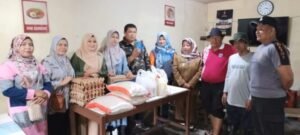 Paguyuban Perwaliko Bukittinggi Salurkan Bantuan Korban Banjir Ngarai