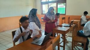 PKBM Lawang, Matur, Selenggarakan UK 2024 Sistem Mandiri Online