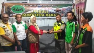 Rapida Sumbar Terima Bantuan Alat Komunikasi dari Rapida Prov. Riau
