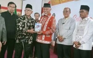 Gubernur Sumbar Hadiri 2 Kegiatan di Bukittinggi, Masfar Rasyid Luncurkan Buku