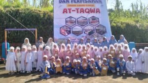 TK Islam At Taqwa Lw. Tigo Balai, TK Alhidayah Cublin Khatam Iqrak