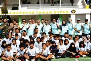 Ratusan Peserta Kejuaraan Nasional Tenis Piala Bupati Tampil di Pagaruyung 