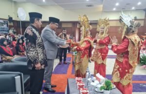 Ketua DPRD Agam Hadiri Wisuda Tahfiz di SD Islam Al Azhar 67