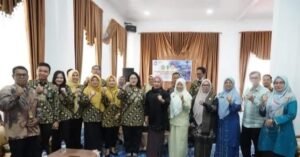DYK Serahkan Bantuan Tunai Rp70 Juta dan BPHPI Rp40 Juta