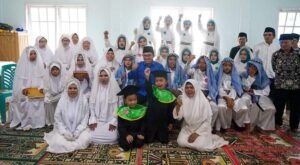 Ibuk Lansia Ikut Khatam Alqur’an di Lintaubuo Utara