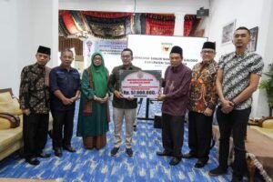Raja Alam Pagaruyung Serahkan Bantuan Korban Bencana Galodo