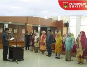 Pemko Bukittinggi Lantik 7 Pejabat Administrator dan Pengawas
