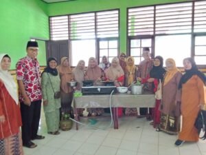 Bundo Kanduang Matua Hilia Bangkitkan Kembali Budaya Buek Pinyaram