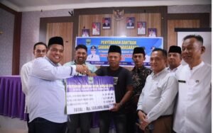 Bupati Pd. Pariaman Serahkan Bantuan Rumah Ibadah, Pendidikan dan Seni