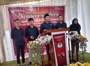 Dua Incumbent Tanah Datar Sama-Sama Mendaftar Di Pilkada Tanah Datar