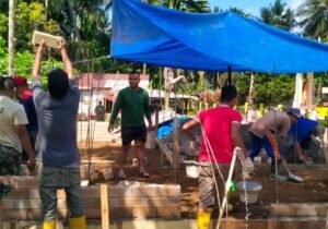 Bersama CSR PT. Semen Padang, Satgas TMMD 121 Kodim 0308/PRM Bangun RTLH