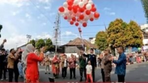 Memeriahkan HUT RI ke 79 Tahun 2024, Pawai Alegoris Bukittinggi Ramai