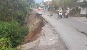 Waspada, Jalan Kabupaten Sepanjang 50 meter Bakal Timbulkan Malapetaka