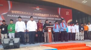 Paslon Bupati dan Wakil Bupati Tanah Datar Tandatangani Deklarasi Kampanye Pilkada Damai