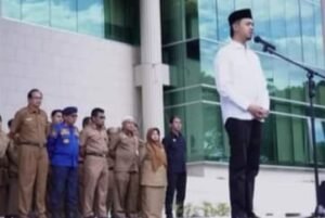 Bersama Sekdako, Wako Erman Pimpin Apel Gabungan ASN Kota Bukittinggi