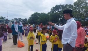Dihadiri Wako Bukittinggi Erman Safar, Ratusan Murid SD Praktek Sikat Gigi
