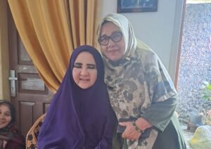 Anggota DPR RI Nevi Zuairina, Kunjungi Bundo Suku Jambak Dt. Rajo Nan Sati