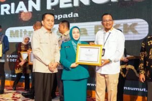 Kadis Kominfo Sumatera Utara Terima Penghargaan sebagai Mitra Kerja PKK