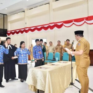Pj. Bupati Kepulauan Mentawai Lantik 25 Pejabat Fungsional 