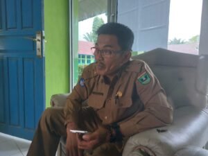 Kepala SMA Negeri 1 Ampek Nagari Wannasri, Guru Harus Banyak Membaca