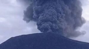 Marapi Kembali Meletus, Asap Melambung Bertekanan Lemah
