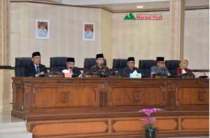 Paska Dilantik, DPRD Agam Dengarkan Pidato Perdana Bupati 2025-2030