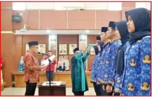 Pj Sekda Kota Bukittinggi Lantik, Serahkan SK PNS, CPNS Bukittinggi