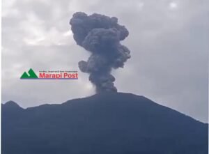 Gunung Marapi Sumbar Level ll Erupsi Lagi Capai Ketinggian 1500 Meter