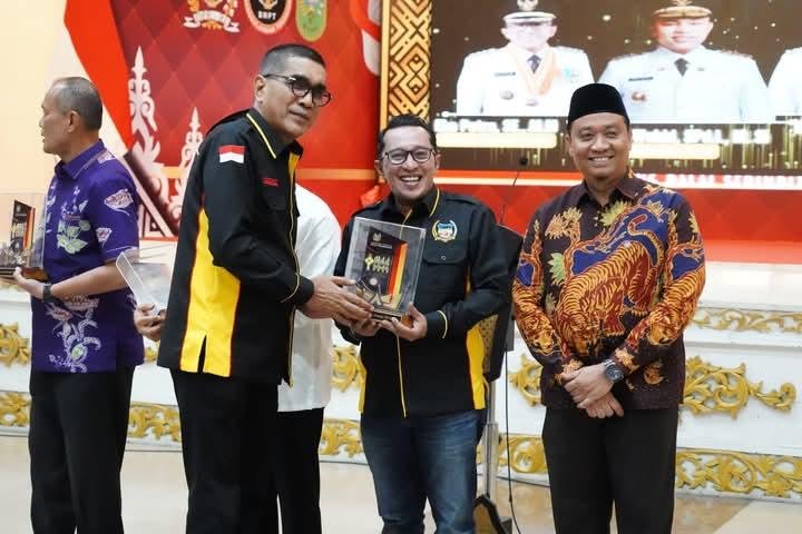 Luar Biasa IKLB Kota Pekanbaru, Halal bi Halal Dihadiri Gubernur Riau